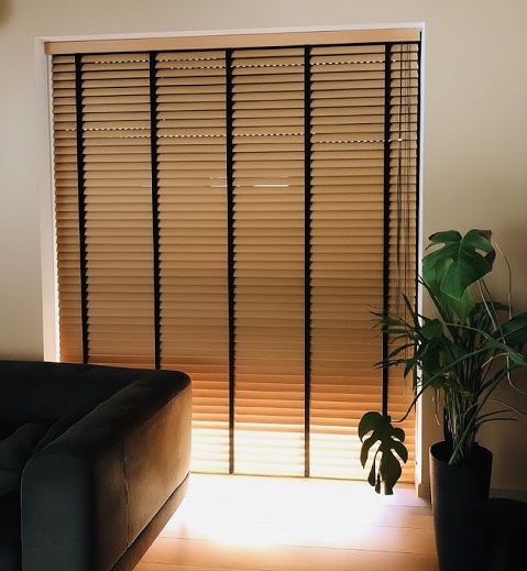 Nowoczesne żaluzje do salonu